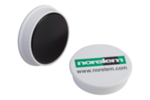 Magnesy z twardego ferrytu z logo norelem Magnesy z twardego ferrytu z logo norelem